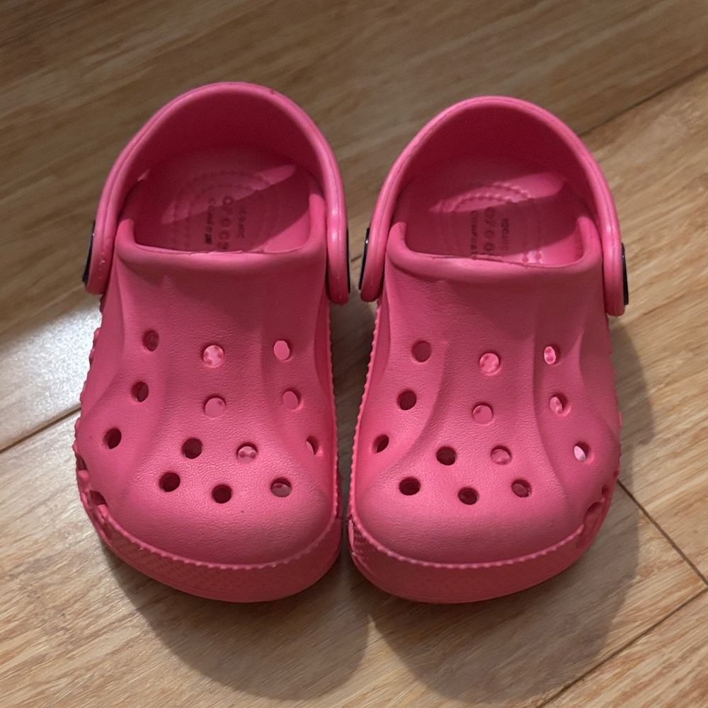 CROCS Kids Vibrant Pink Clogs